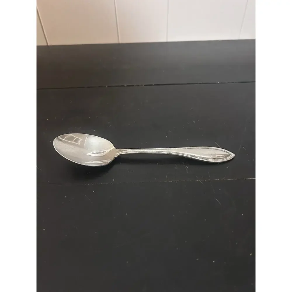 Oneida Stainless Needlepoint Beaded Artistry Oval Soup Spoon 6 3/4”